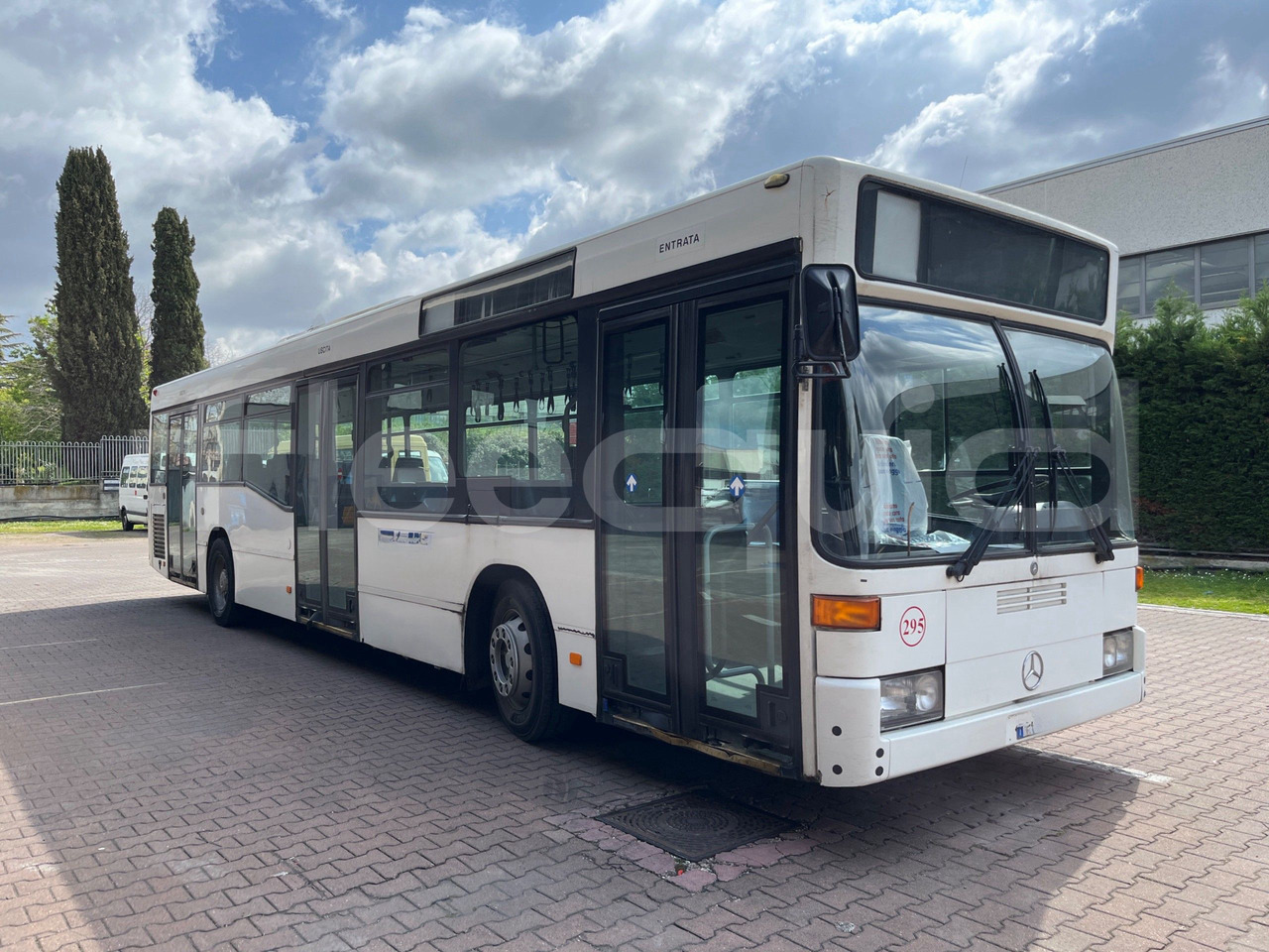 Mercedes-Benz O 405N2 - Forstæder bus: billede 1 Mercedes-Benz O 405N2 - Forstæder bus: billede 1