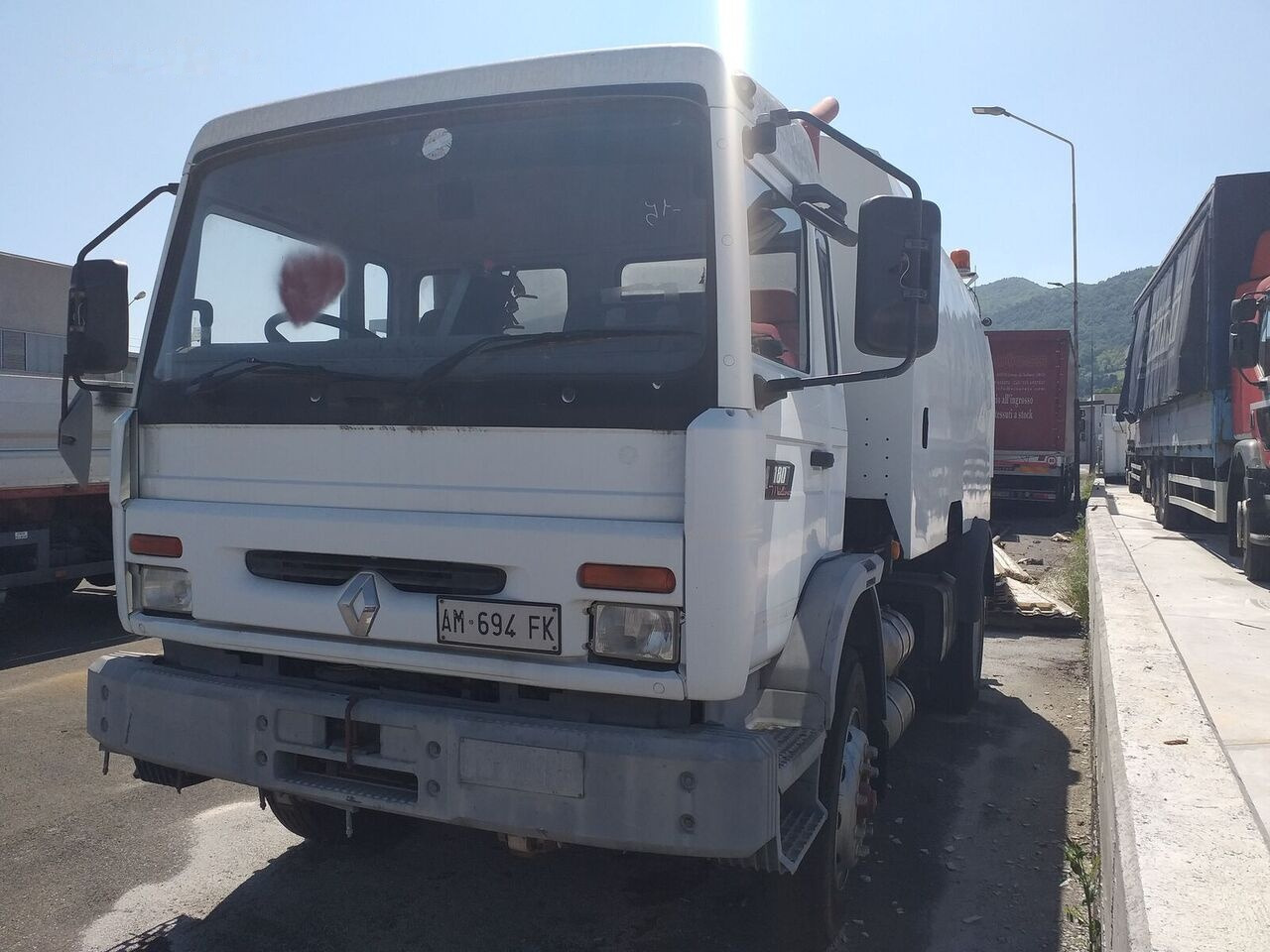 Renault MIDLINER 180 - Fejebil: billede 2 Renault MIDLINER 180 - Fejebil: billede 2