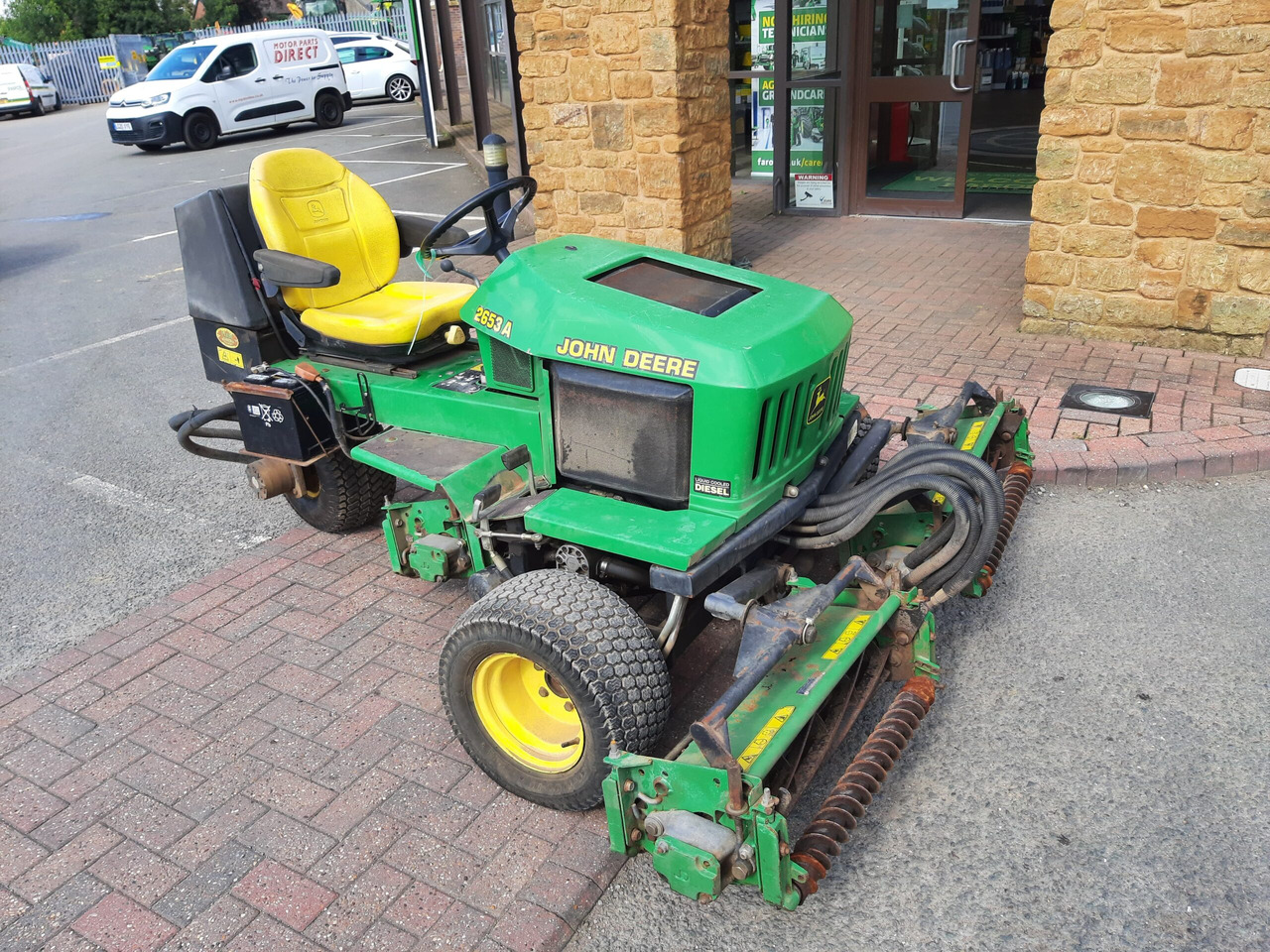 John Deere 2653A utility triple mower - Plæneklipper: billede 1 John Deere 2653A utility triple mower - Plæneklipper: billede 1