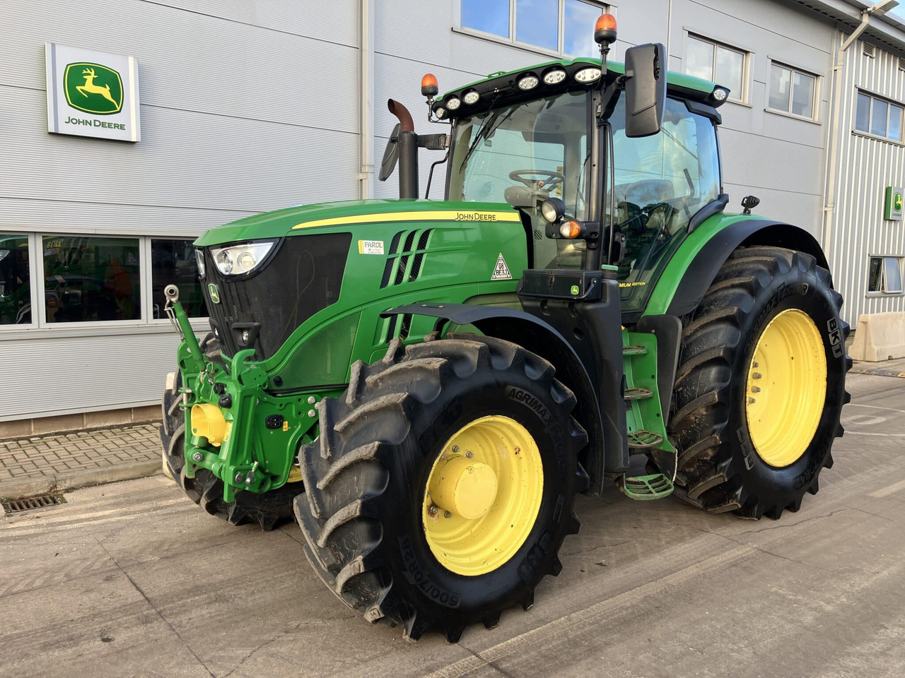 John Deere 6215R - Traktor: billede 1 John Deere 6215R - Traktor: billede 1