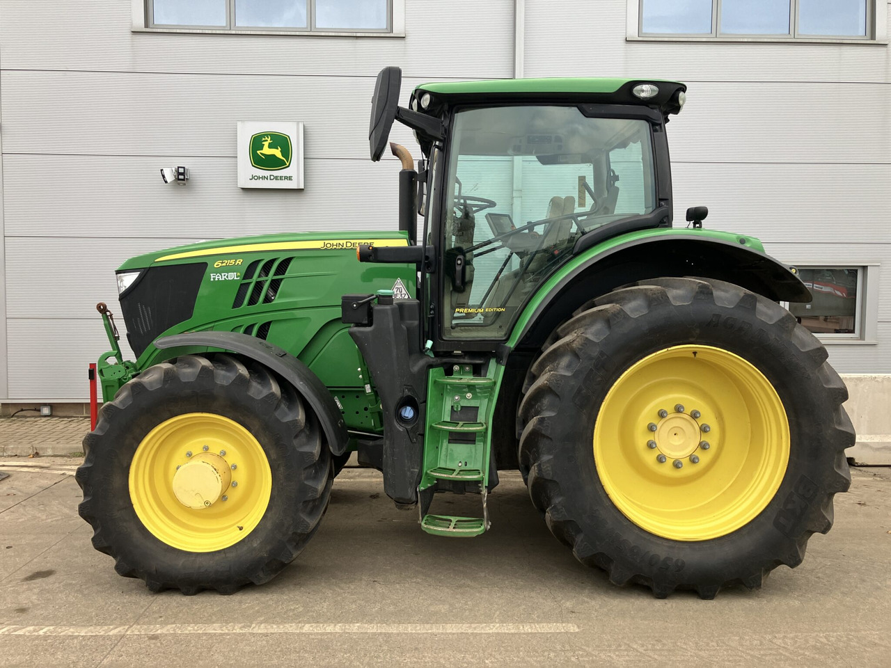 John Deere 6215R - Traktor: billede 2 John Deere 6215R - Traktor: billede 2