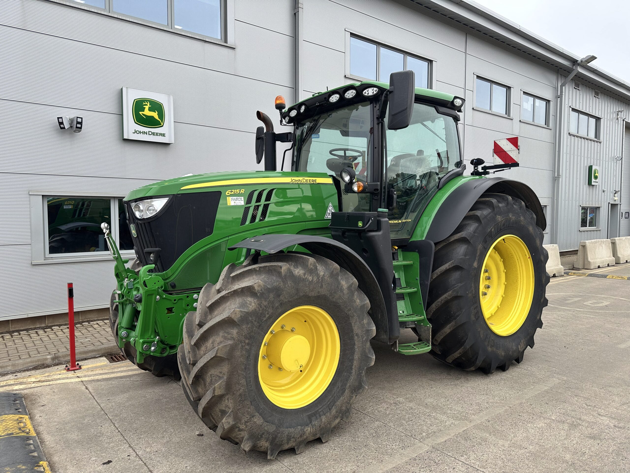 John Deere 6215R - Traktor: billede 1 John Deere 6215R - Traktor: billede 1