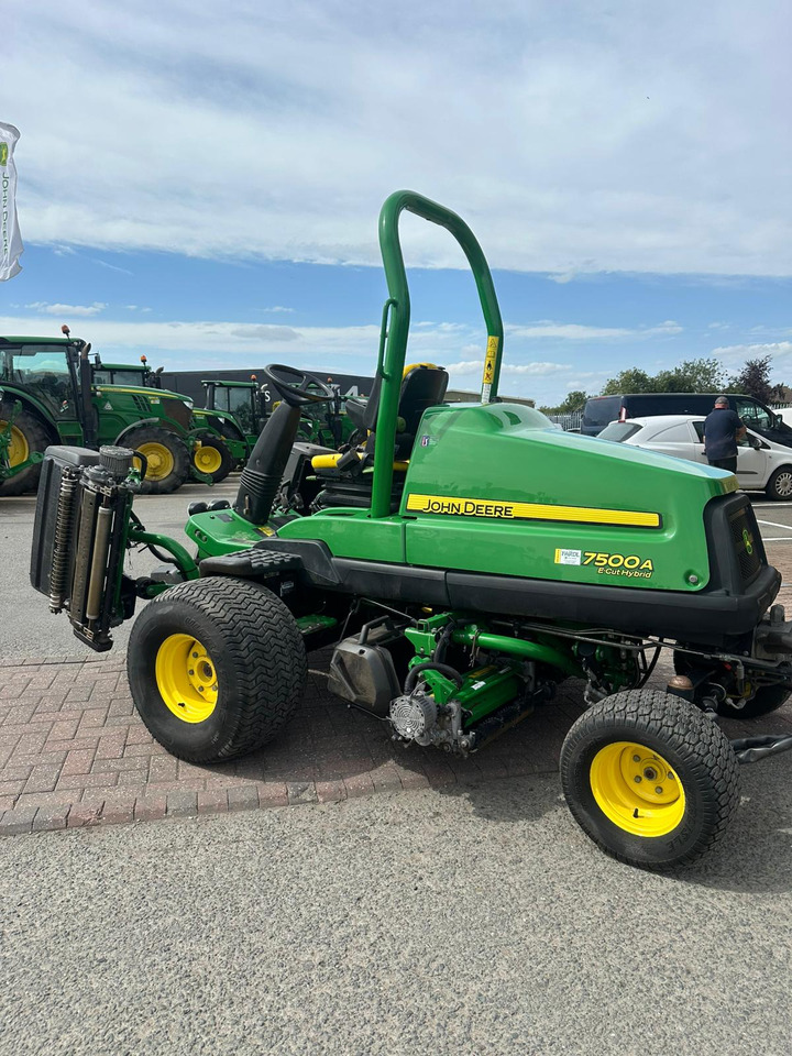 John Deere 7500AE Fairway Mower - Plæneklipper: billede 3 John Deere 7500AE Fairway Mower - Plæneklipper: billede 3
