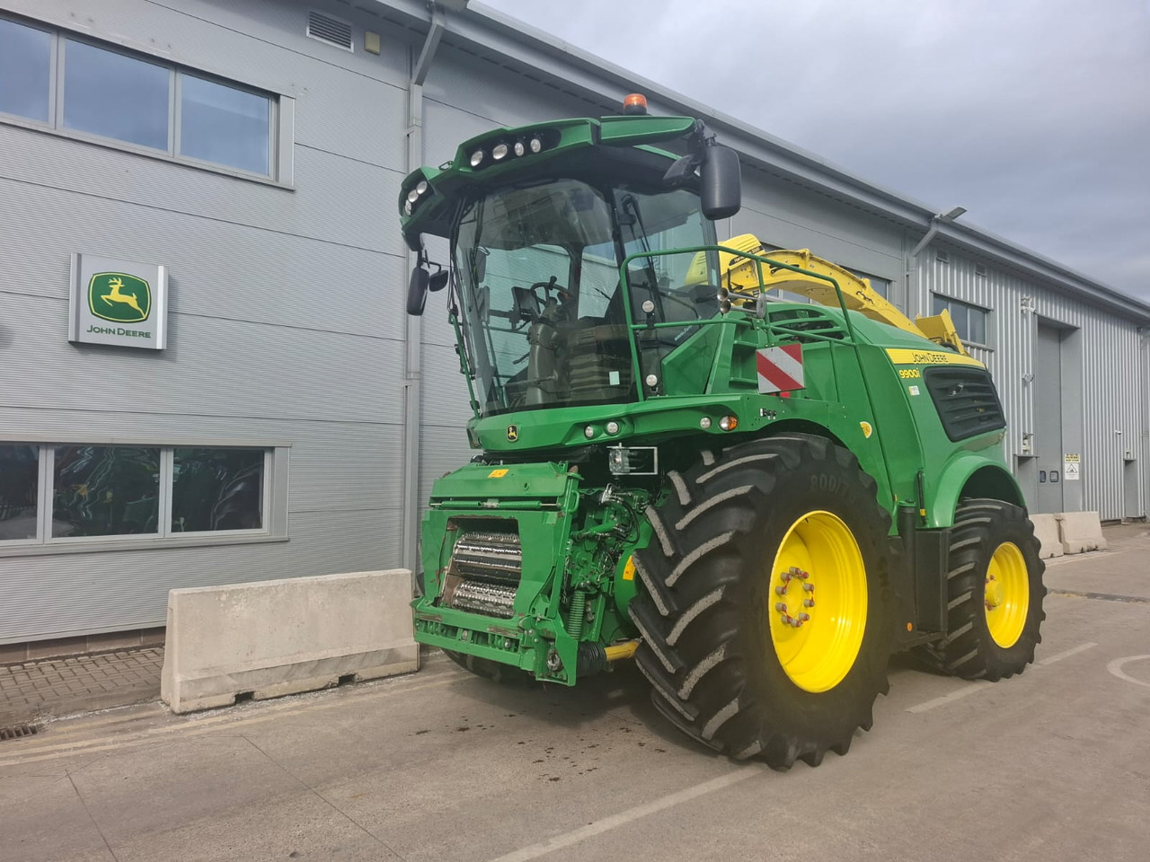 John Deere 9900i - Grønthøster: billede 1 John Deere 9900i - Grønthøster: billede 1