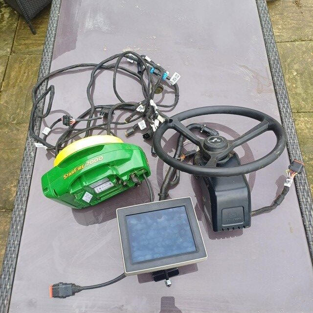 John Deere SF7000, 4240 screen + ATU300 wheel - Navigationssystem for Landbrugsmaskine: billede 2 John Deere SF7000, 4240 screen + ATU300 wheel - Navigationssystem for Landbrugsmaskine: billede 2