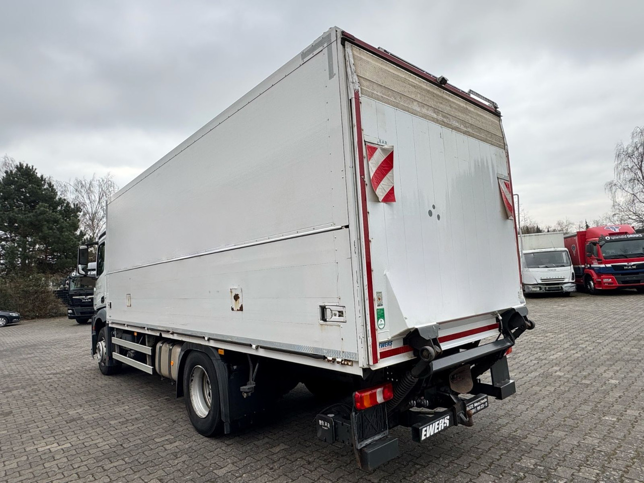 Mercedes-Benz Antos 1836L/4x2/2t.LBW/2xAHK/aus.1Hand/16.Pal. - Til transport af drikkevarer lastbil: billede 5 Mercedes-Benz Antos 1836L/4x2/2t.LBW/2xAHK/aus.1Hand/16.Pal. - Til transport af drikkevarer lastbil: billede 5
