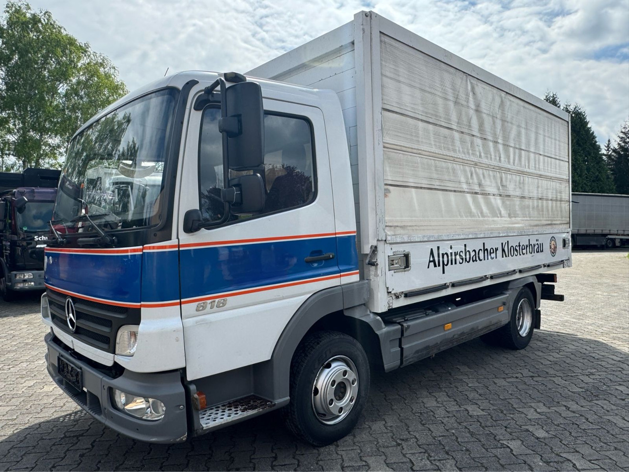 Mercedes-Benz Atego 818/Roll-Plane/Tüv-Neu/1xAHK-Maul/ - Til transport af drikkevarer lastbil: billede 2 Mercedes-Benz Atego 818/Roll-Plane/Tüv-Neu/1xAHK-Maul/ - Til transport af drikkevarer lastbil: billede 2
