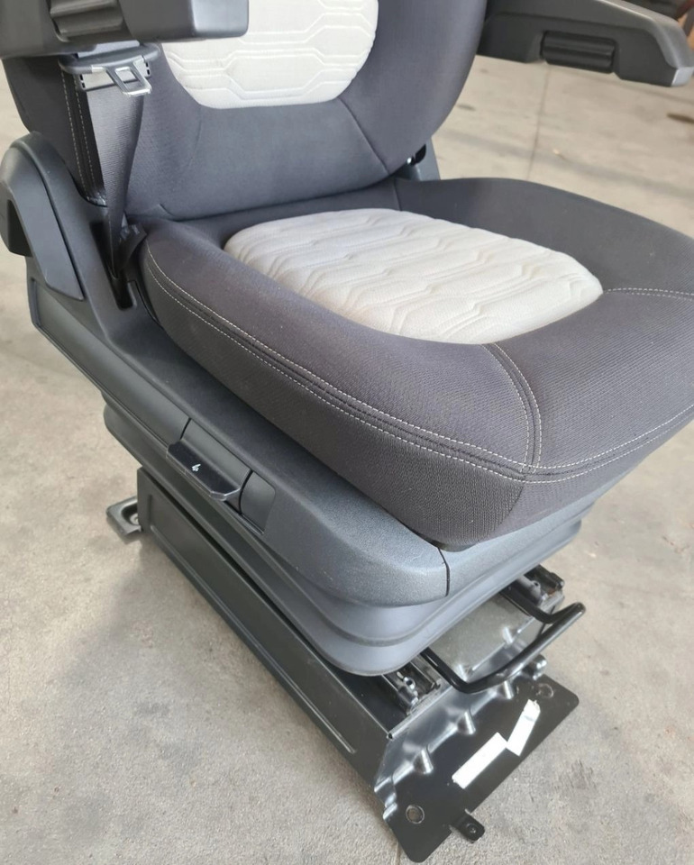 FOTEL PRAWY SIEDZENIE PASAŻERA FORD F-MAX CARGO EURO 6 - Sæde: billede 5 FOTEL PRAWY SIEDZENIE PASAŻERA FORD F-MAX CARGO EURO 6 - Sæde: billede 5