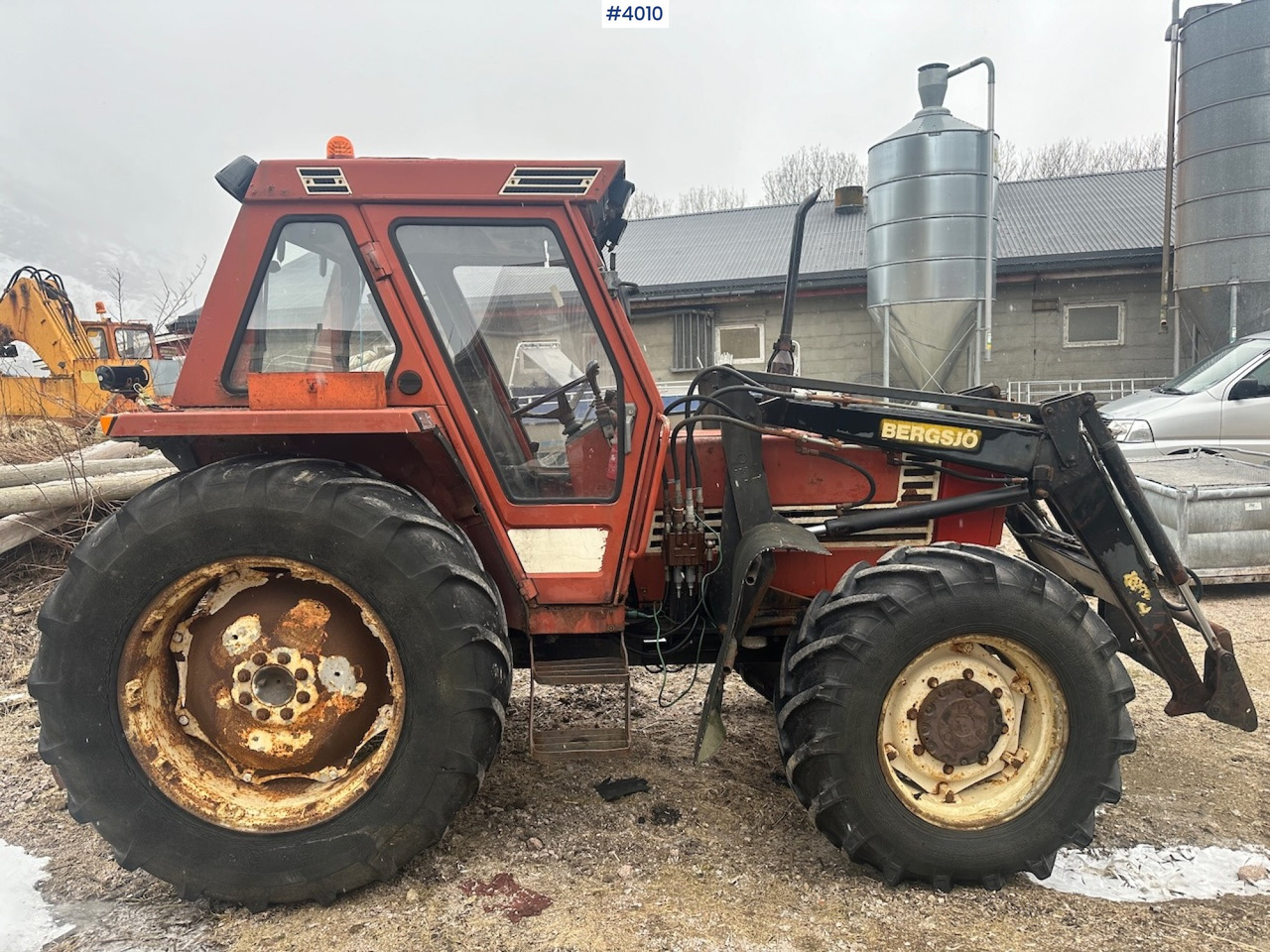 Traktor 1982 Fiat 780 DT w/ front loader, snow shovel, chains, top link, triangle and extra set of twin wheels.: billede 6