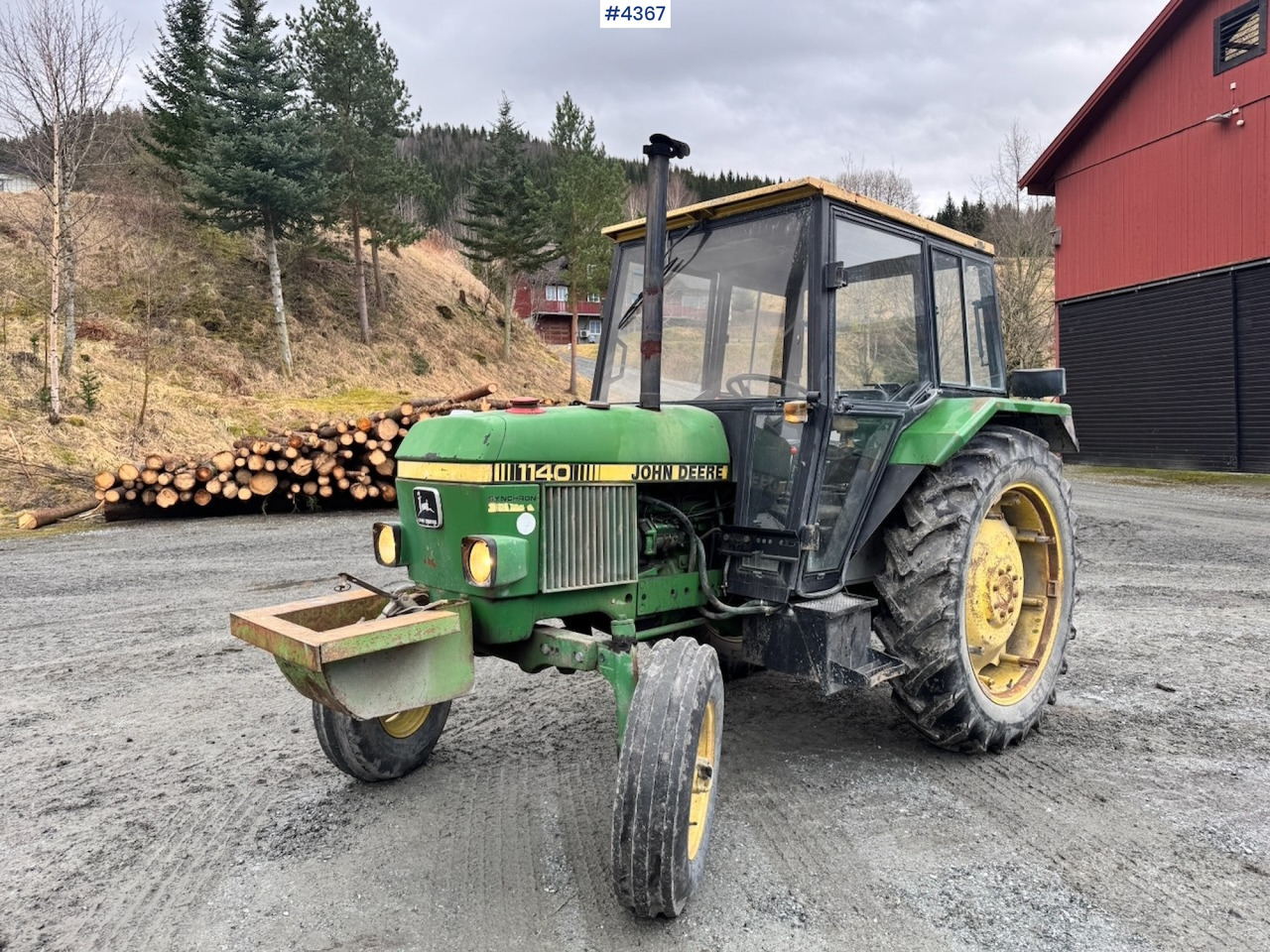 1982 John Deere 1140 4x2 Tractor w/ Twin Wheels and Chains. - Traktor: billede 1 1982 John Deere 1140 4x2 Tractor w/ Twin Wheels and Chains. - Traktor: billede 1