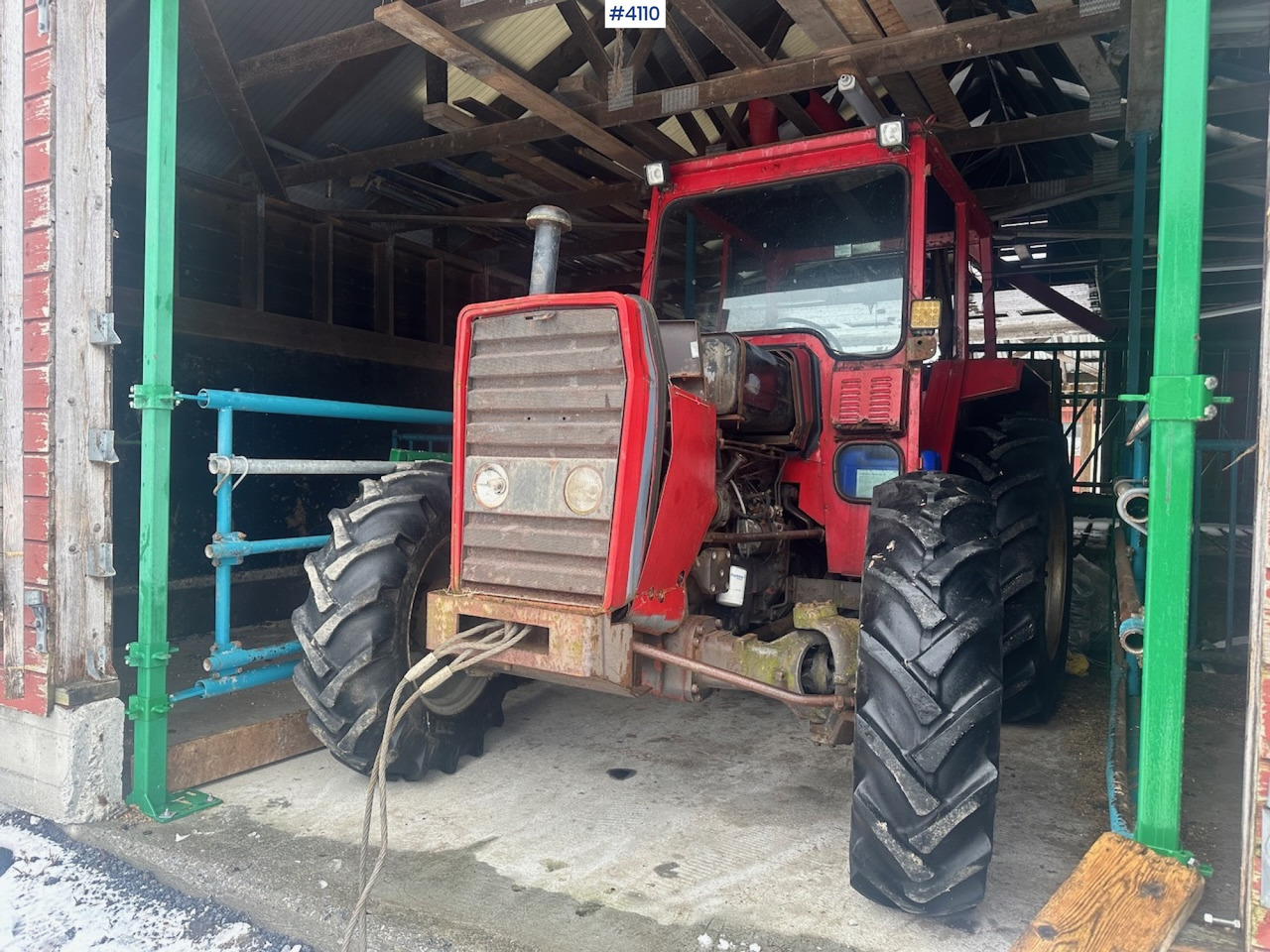 1982 Massey-Ferguson 265 traktor w/ chains, a new radiator is included - Traktor: billede 1 1982 Massey-Ferguson 265 traktor w/ chains, a new radiator is included - Traktor: billede 1
