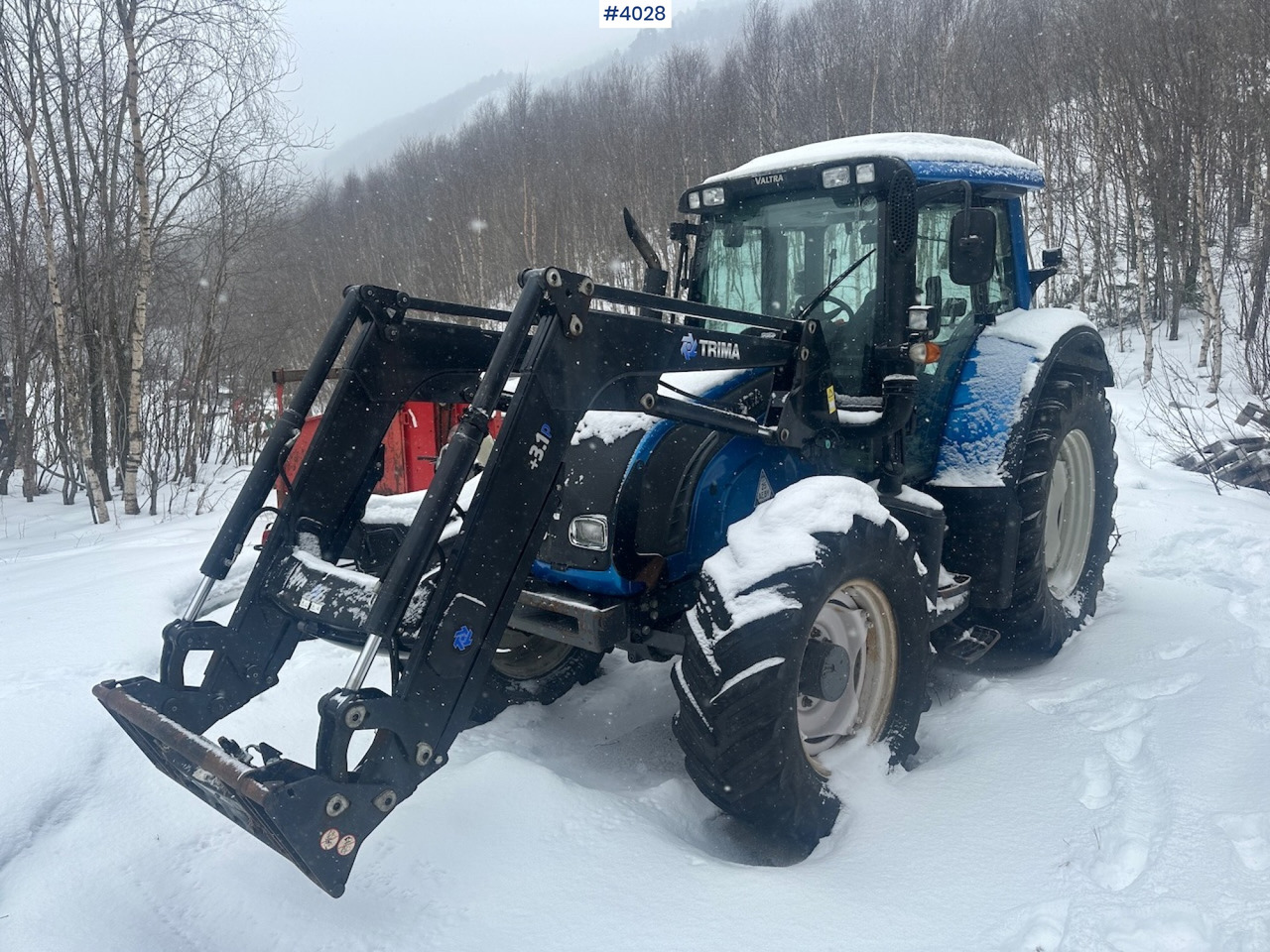 2012 Valtra N122 4x4 traktor w/ front loader and Dalen snow blower - Traktor: billede 1 2012 Valtra N122 4x4 traktor w/ front loader and Dalen snow blower - Traktor: billede 1