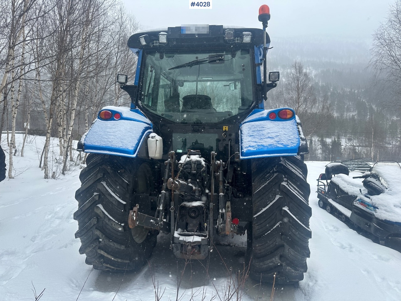 2012 Valtra N122 4x4 traktor w/ front loader and Dalen snow blower - Traktor: billede 5 2012 Valtra N122 4x4 traktor w/ front loader and Dalen snow blower - Traktor: billede 5