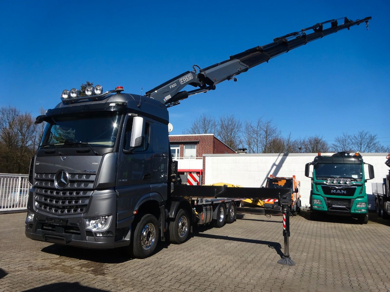 Mercedes-Benz 3453 Plattform + Fassi F820 Kran 8x2 Mercedes-Benz 3453 FASSI F820 Kran 8x Hydr. Ausschub - Lastbil med kran, Lastbil med lad: billede 2 Mercedes-Benz 3453 Plattform + Fassi F820 Kran 8x2 Mercedes-Benz 3453 FASSI F820 Kran 8x Hydr. Ausschub - Lastbil med kran, Lastbil med lad: billede 2