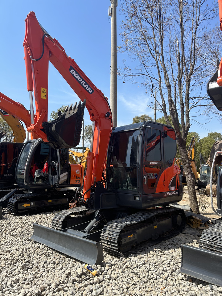 Doosan DX60 - Bæltegravemaskine: billede 3 Doosan DX60 - Bæltegravemaskine: billede 3