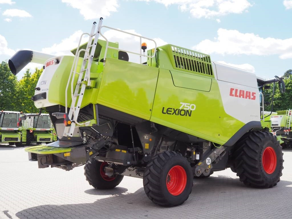 Claas Lexion 750 MONTANA 4WD + V900 - Mejetærsker: billede 3 Claas Lexion 750 MONTANA 4WD + V900 - Mejetærsker: billede 3