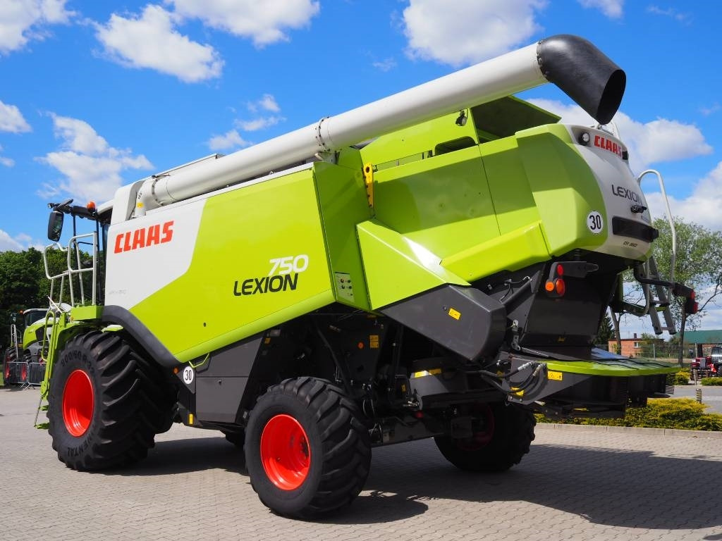 Claas Lexion 750 MONTANA 4WD + V900 - Mejetærsker: billede 2 Claas Lexion 750 MONTANA 4WD + V900 - Mejetærsker: billede 2