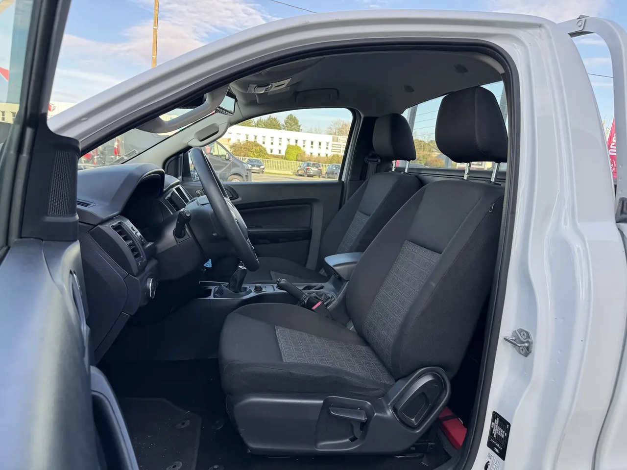 Ford Ranger 2.0 TDCI 170CH SIMPLE CABINE XL - Pickup: billede 5 Ford Ranger 2.0 TDCI 170CH SIMPLE CABINE XL - Pickup: billede 5