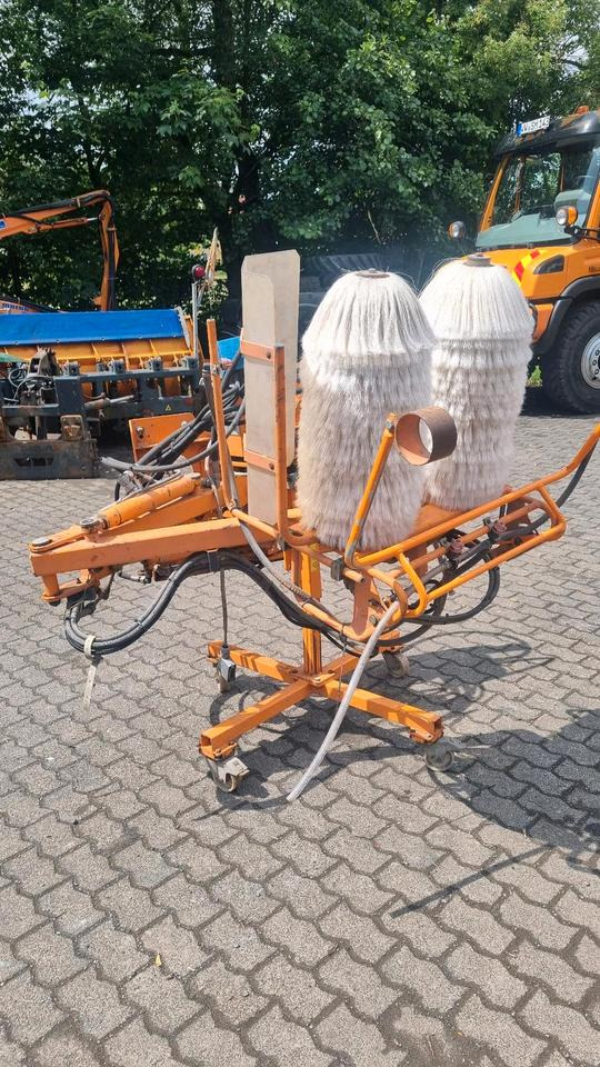 Schmidt RPS-H Leitpfostenwaschgerät Mulag Leitblankenwaschgerät für Unimog 405 u300 400 500 423 318 430 427 527 - Børste til fejemaskiner: billede 2 Schmidt RPS-H Leitpfostenwaschgerät Mulag Leitblankenwaschgerät für Unimog 405 u300 400 500 423 318 430 427 527 - Børste til fejemaskiner: billede 2