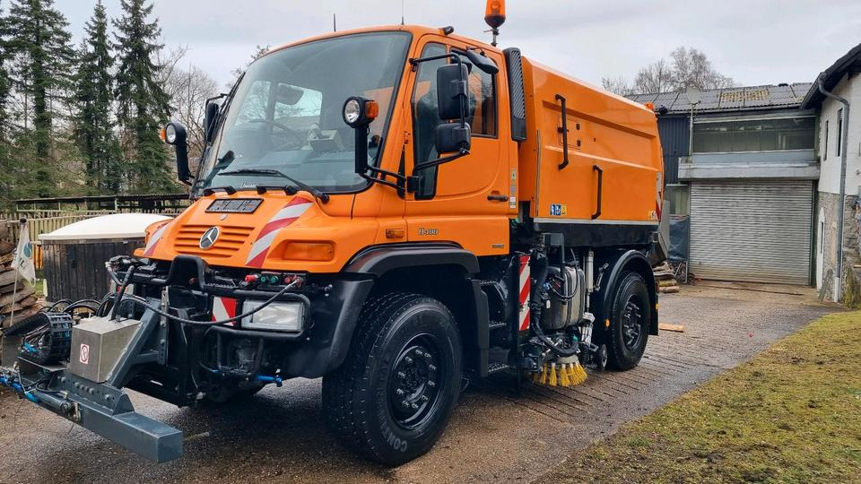 Unimog 9400km U400 405 Kehrmaschine SK 370 Schmidt Mercedes Benz Variopilot Kehraufbau Hydrostat 2011 Bluetec 5 - Fejebil: billede 1 Unimog 9400km U400 405 Kehrmaschine SK 370 Schmidt Mercedes Benz Variopilot Kehraufbau Hydrostat 2011 Bluetec 5 - Fejebil: billede 1