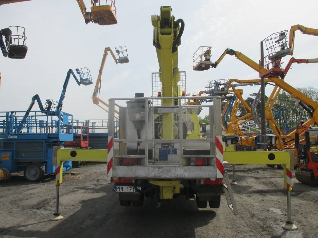 Wumag WT 230 - Lastbil med mandskabslift: billede 4 Wumag WT 230 - Lastbil med mandskabslift: billede 4