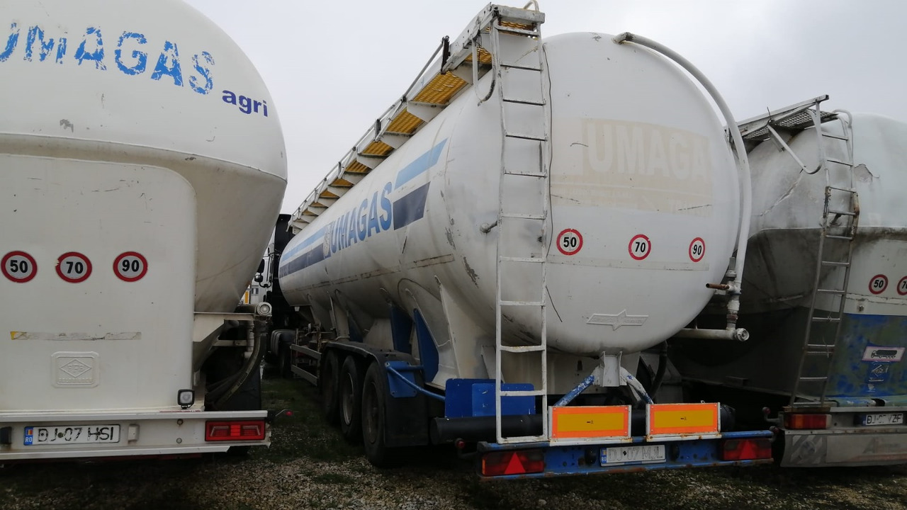 SPITZER Tank/Silo 57,000 l 4 Compartments for Powders/Feed/Water//Liquid Fertilizer/etc. - Silotrailer: billede 2 SPITZER Tank/Silo 57,000 l 4 Compartments for Powders/Feed/Water//Liquid Fertilizer/etc. - Silotrailer: billede 2