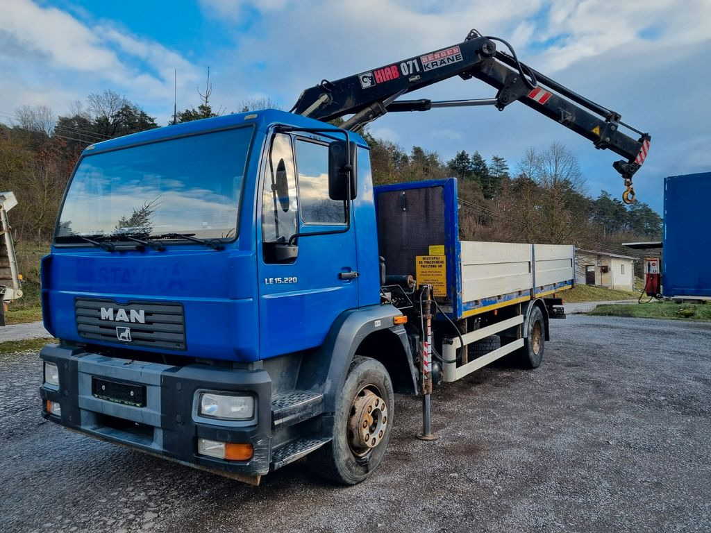 MAN M2000 15.225 + HR HIAB 071 - Lastbil med kran, Lastbil med lad: billede 1 MAN M2000 15.225 + HR HIAB 071 - Lastbil med kran, Lastbil med lad: billede 1