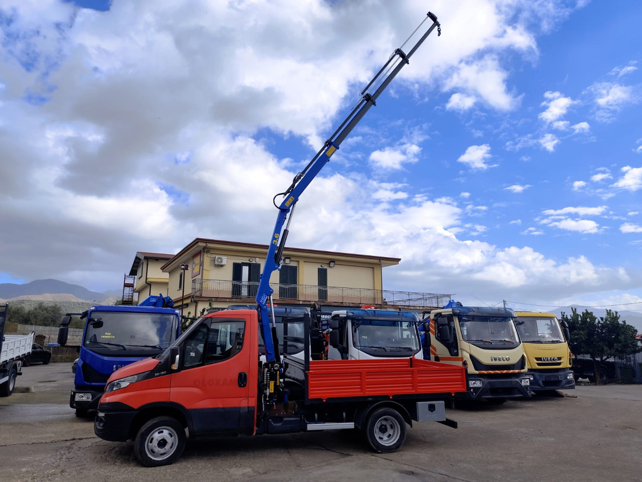 IVECO DAILY 35C13 - Lastbil med kran: billede 5 IVECO DAILY 35C13 - Lastbil med kran: billede 5