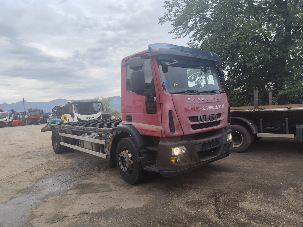IVECO EUROCARGO 180E30 - Lastbil med lad: billede 1 IVECO EUROCARGO 180E30 - Lastbil med lad: billede 1