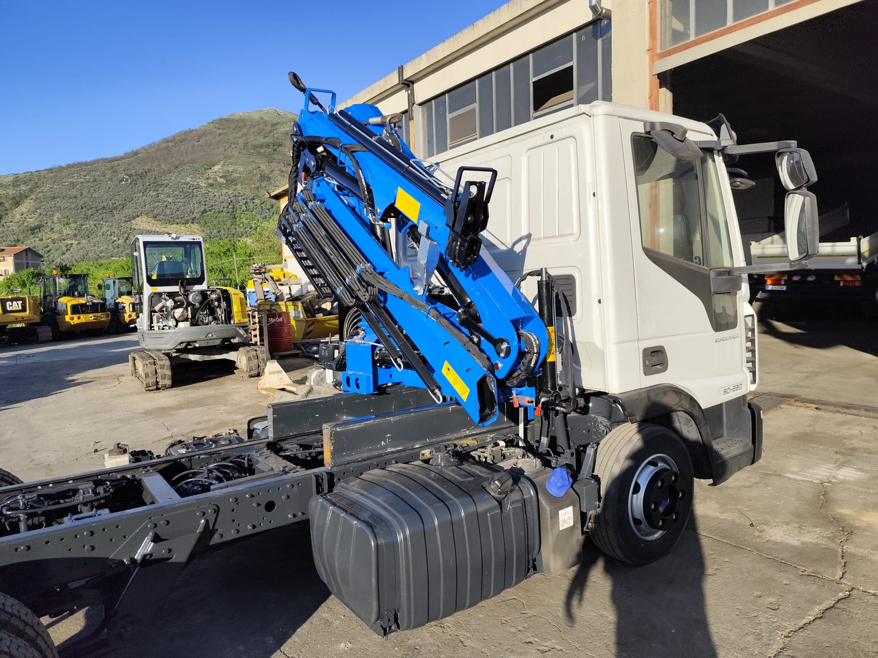 IVECO EUROCARGO 80E22 - Lastbil med kran: billede 5 IVECO EUROCARGO 80E22 - Lastbil med kran: billede 5