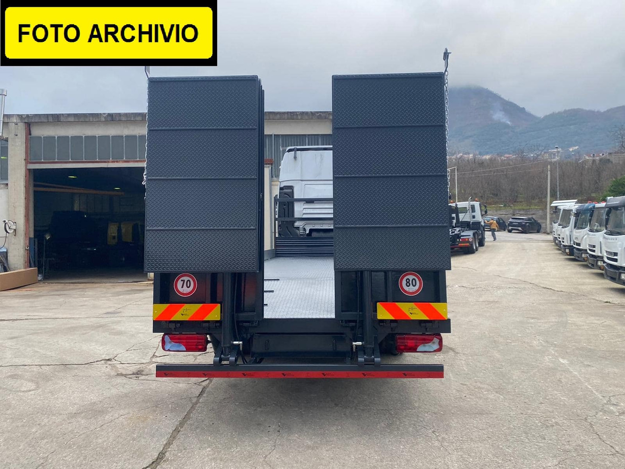 IVECO STRALIS 260S36 - Lastbil med lad, Lastbil med kran: billede 3 IVECO STRALIS 260S36 - Lastbil med lad, Lastbil med kran: billede 3