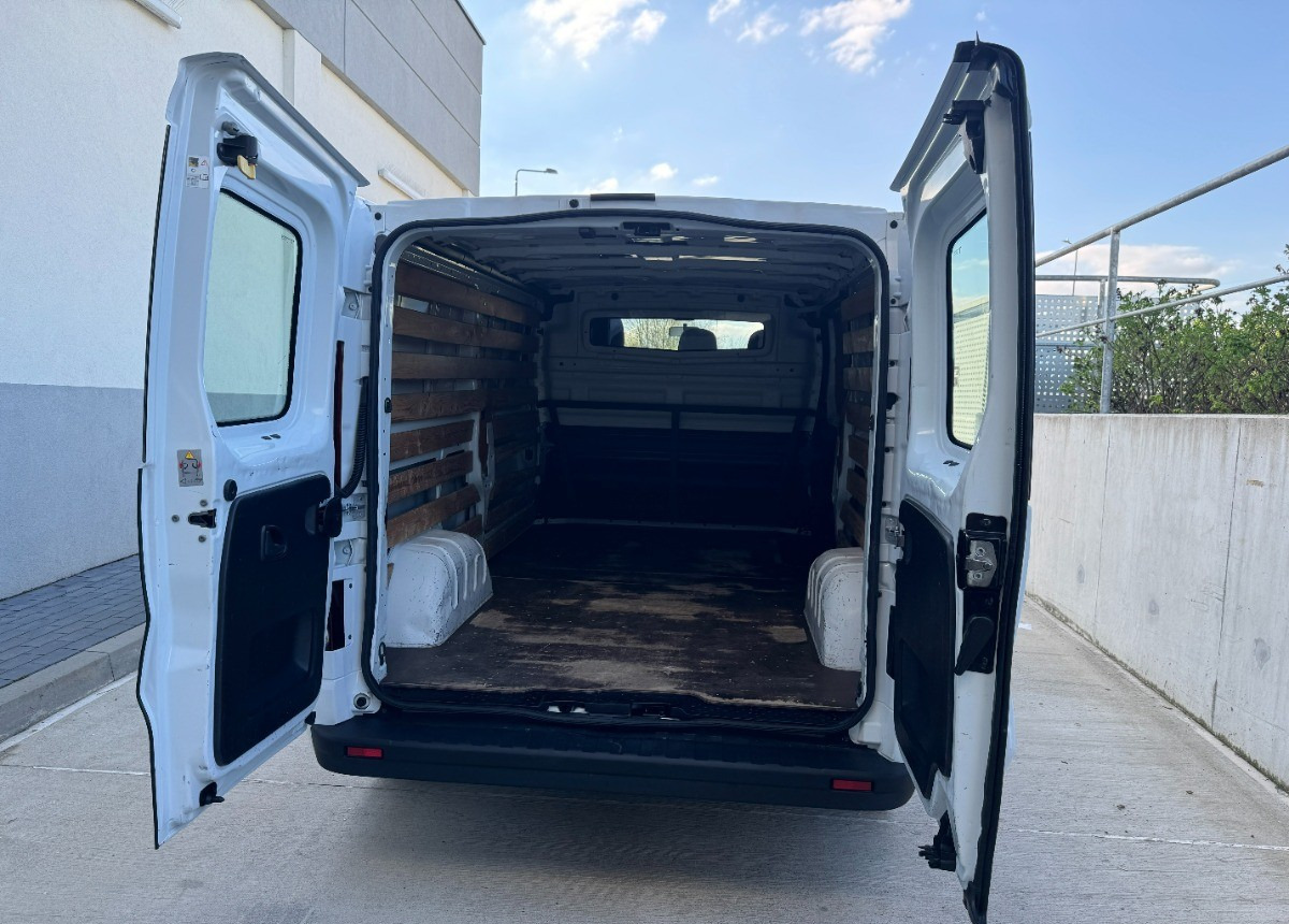 Varevogn Opel Vivaro L2H1 LONG Zderzak listwy kolor Klimatyzacja Sprowadzony BRUTTO CENA: billede 6