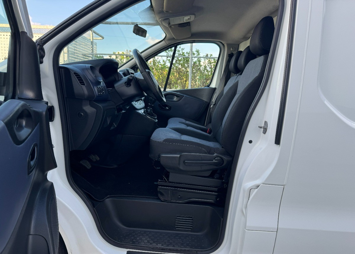 Varevogn Opel Vivaro L2H1 LONG Zderzak listwy kolor Klimatyzacja Sprowadzony BRUTTO CENA: billede 9