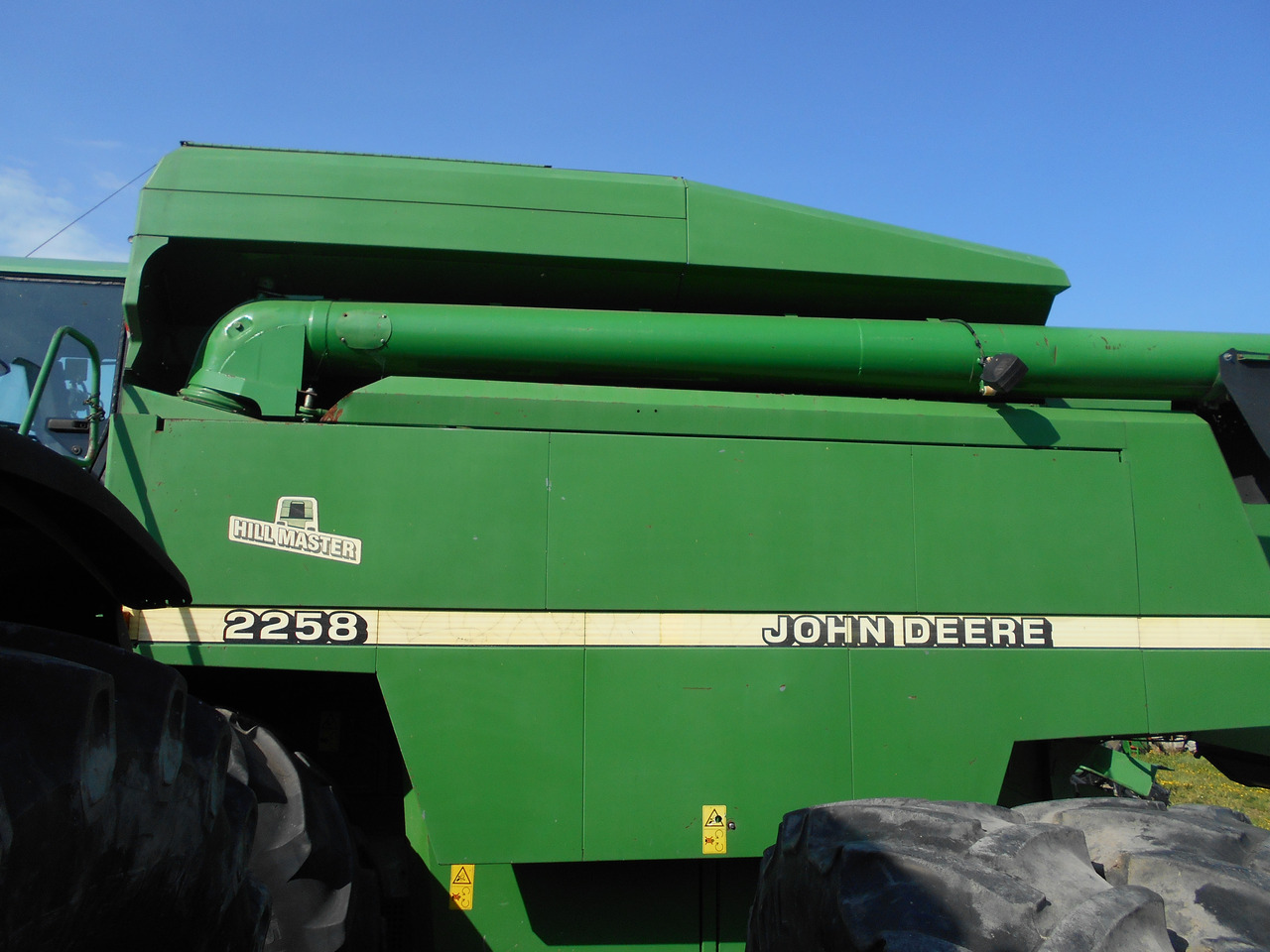 Kombajn do zboża John deer 2258 - Høstmaskine: billede 1 Kombajn do zboża John deer 2258 - Høstmaskine: billede 1