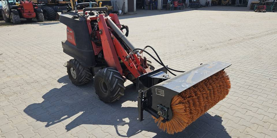 Zamiatarka szczotka do miniładowarki Avant, Ditch Witch - Industriel fejemaskine: billede 1 Zamiatarka szczotka do miniładowarki Avant, Ditch Witch - Industriel fejemaskine: billede 1
