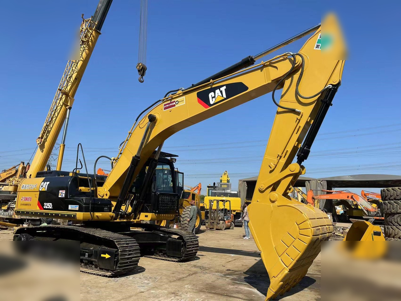 CATERPILLAR 325DL - Bæltegravemaskine: billede 3 CATERPILLAR 325DL - Bæltegravemaskine: billede 3
