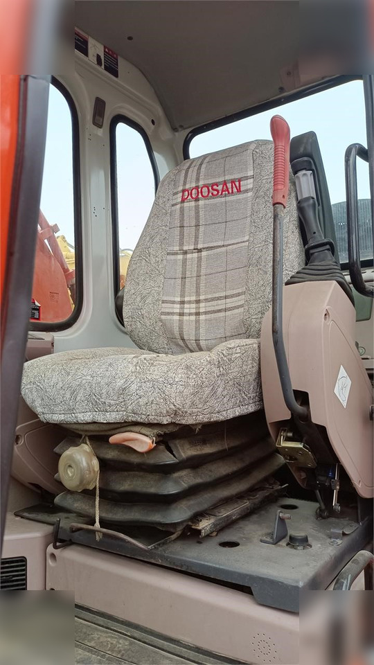DOOSAN DH220 LC-7 - Bæltegravemaskine: billede 4 DOOSAN DH220 LC-7 - Bæltegravemaskine: billede 4