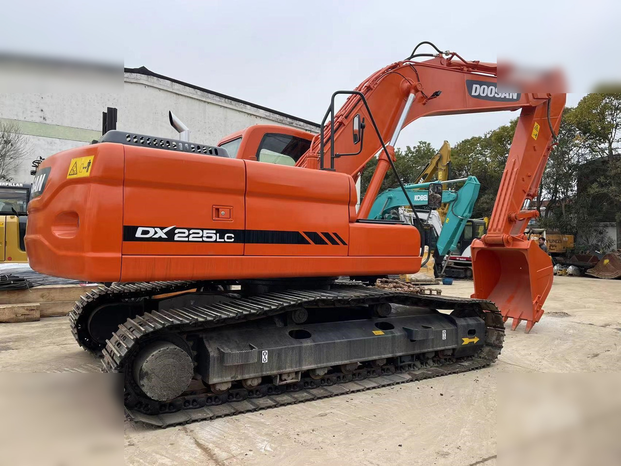 DOOSAN DX225 LC - Bæltegravemaskine: billede 1 DOOSAN DX225 LC - Bæltegravemaskine: billede 1