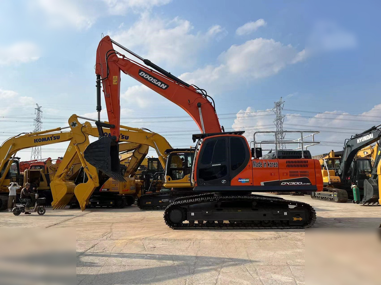 DOOSAN DX300 LCA - Bæltegravemaskine: billede 1 DOOSAN DX300 LCA - Bæltegravemaskine: billede 1