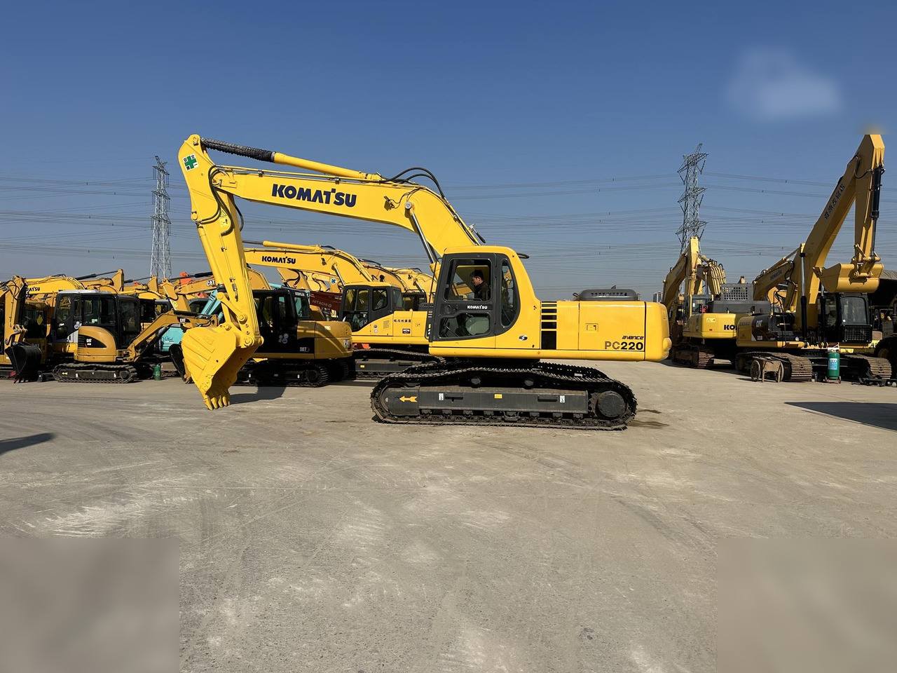 KOMATSU PC220-6 - Bæltegravemaskine: billede 1 KOMATSU PC220-6 - Bæltegravemaskine: billede 1