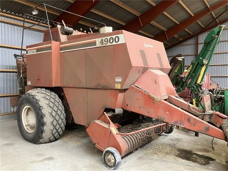 Hesston 4900 - Firkant ballepresse: billede 1 Hesston 4900 - Firkant ballepresse: billede 1