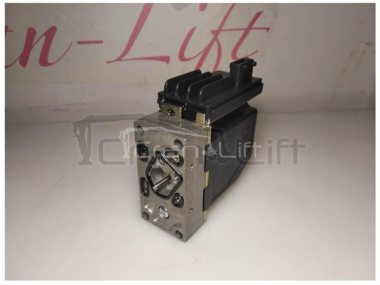 Elektrozawór Danfoss 157B4922 Proporcjonalny - Hydraulisk ventil for Lastbilkran: billede 1 Elektrozawór Danfoss 157B4922 Proporcjonalny - Hydraulisk ventil for Lastbilkran: billede 1