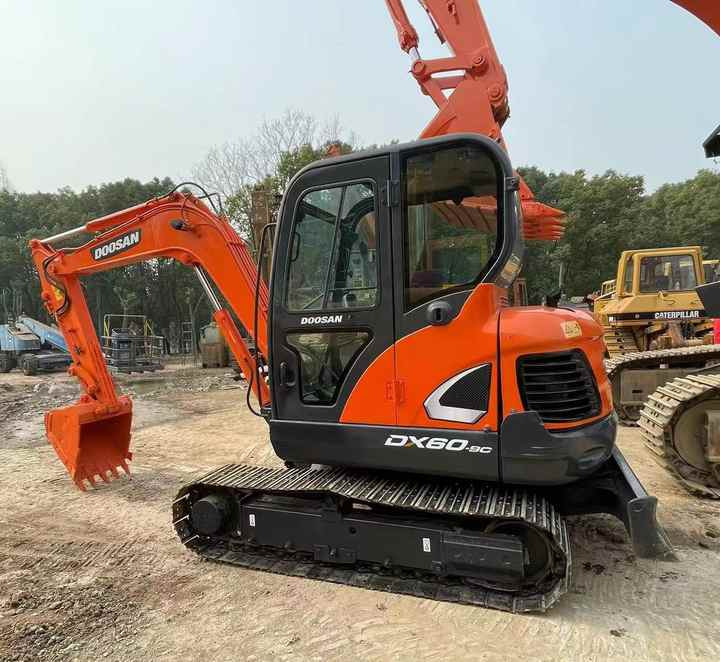 Used Doosan DX60-9c Excavator | Low Hours | Robust Undercarriage | Global Shipping | Discounted Price - Minigravemaskine: billede 4 Used Doosan DX60-9c Excavator | Low Hours | Robust Undercarriage | Global Shipping | Discounted Price - Minigravemaskine: billede 4