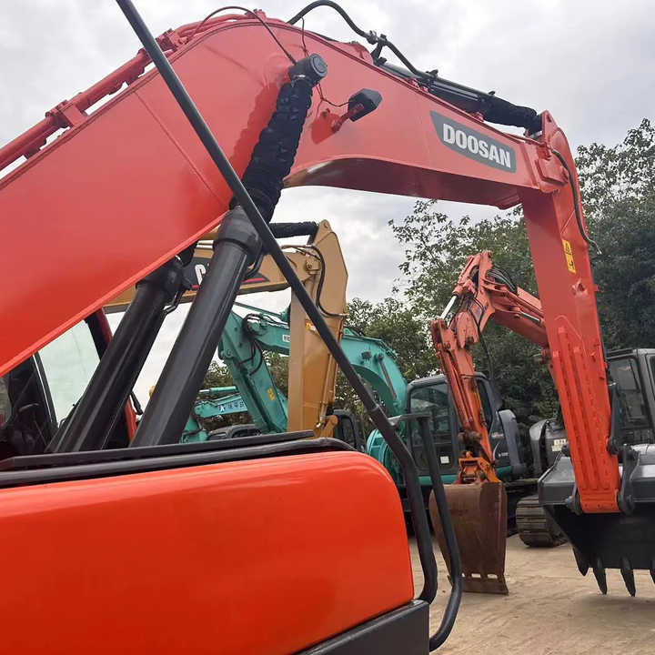 Used Excavator Doosan DX225LC-9 Excavators Mini Equipment Earth Moving Machinery Doosan Digger Excavator for Sale - Bæltegravemaskine: billede 1 Used Excavator Doosan DX225LC-9 Excavators Mini Equipment Earth Moving Machinery Doosan Digger Excavator for Sale - Bæltegravemaskine: billede 1