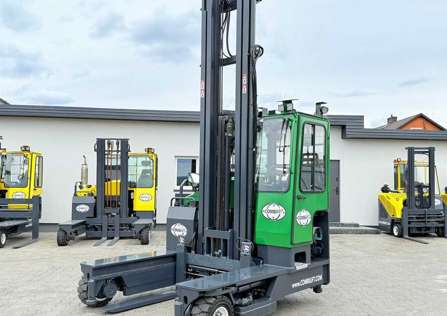 Combilift C4000 / GAS / TRIPLEX - 9300MM / FREE-LIFT / POSITIONER / LIKE NEW - Firevejs reach truck: billede 1 Combilift C4000 / GAS / TRIPLEX - 9300MM / FREE-LIFT / POSITIONER / LIKE NEW - Firevejs reach truck: billede 1