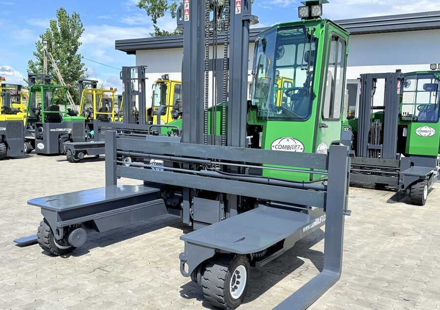 Combilift C4500 / DIESEL / DUPLEX - 4000MM / WIDE FORK POSITIONER 3150MM / FULL HEATED CABIN / ONLY 4859 HOURS / CONDITION – LIKE NEW! - Firevejs reach truck: billede 3 Combilift C4500 / DIESEL / DUPLEX - 4000MM / WIDE FORK POSITIONER 3150MM / FULL HEATED CABIN / ONLY 4859 HOURS / CONDITION – LIKE NEW! - Firevejs reach truck: billede 3