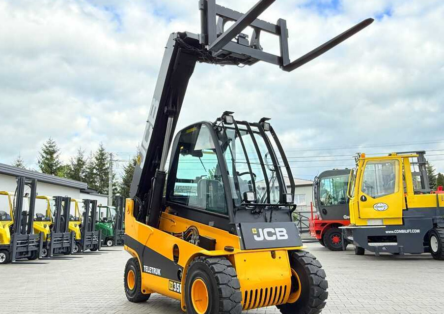 JCB TLT35D / DIESEL / CAB / NEW TYRES / 4450MM / TELESCOPIC – EXCELLENT CONDITION - Teleskop truck: billede 1 JCB TLT35D / DIESEL / CAB / NEW TYRES / 4450MM / TELESCOPIC – EXCELLENT CONDITION - Teleskop truck: billede 1