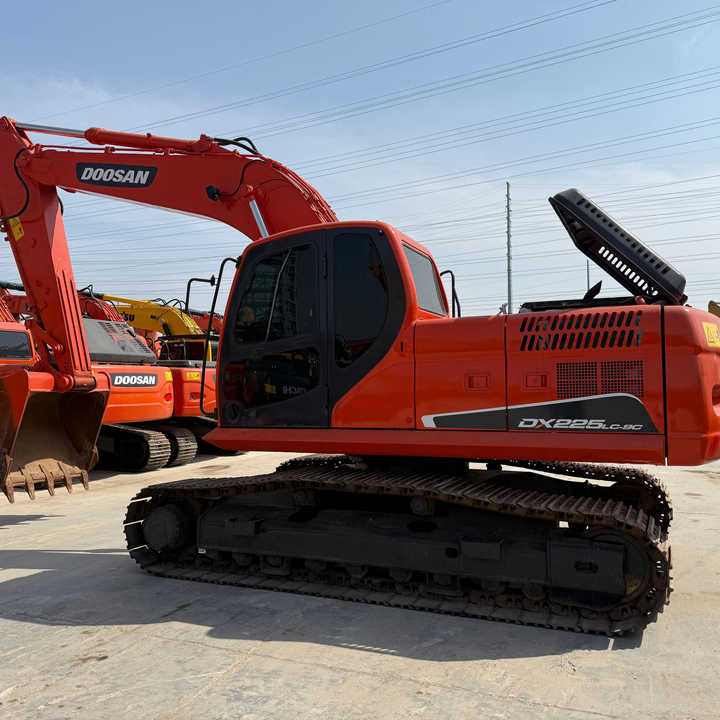 Heavy-Duty Doosan DX225LC-9C Excavator for Mining & Construction - Well-Maintained, Warranty Included - Bæltegravemaskine: billede 1 Heavy-Duty Doosan DX225LC-9C Excavator for Mining & Construction - Well-Maintained, Warranty Included - Bæltegravemaskine: billede 1