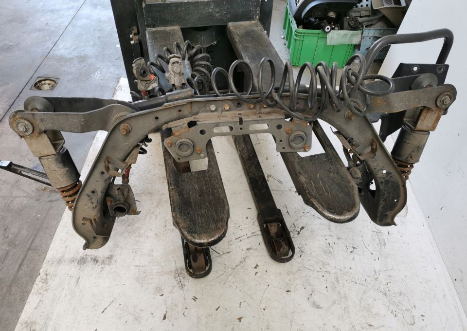 ZAWIESZENIE KABINY TYL MERCEDES ACTROS MP4 - Førerhusaffjedring for Lastbil: billede 1 ZAWIESZENIE KABINY TYL MERCEDES ACTROS MP4 - Førerhusaffjedring for Lastbil: billede 1