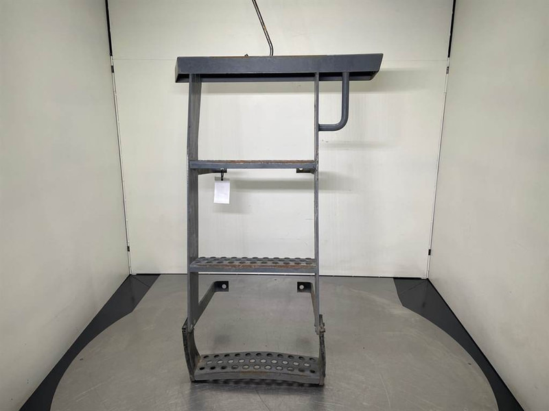Komatsu WA270-3 - Stair panel/Trittstufen/Traptreden - Ramme/ Chassis for Entreprenørmaskin: billede 2 Komatsu WA270-3 - Stair panel/Trittstufen/Traptreden - Ramme/ Chassis for Entreprenørmaskin: billede 2